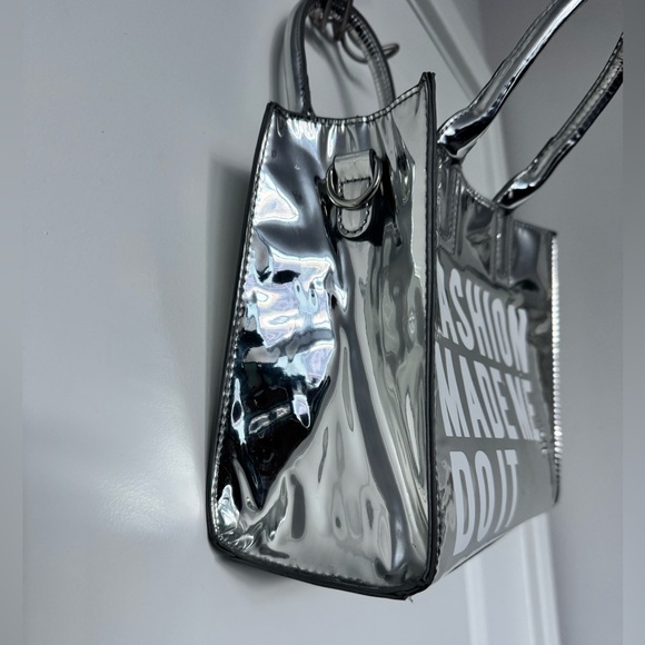 House of Rehab silver chrome box purse - Picture 3 of 6